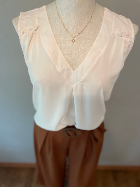 Toni Sleeveless Blouse